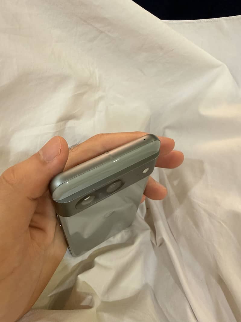 Google Pixel 8 3