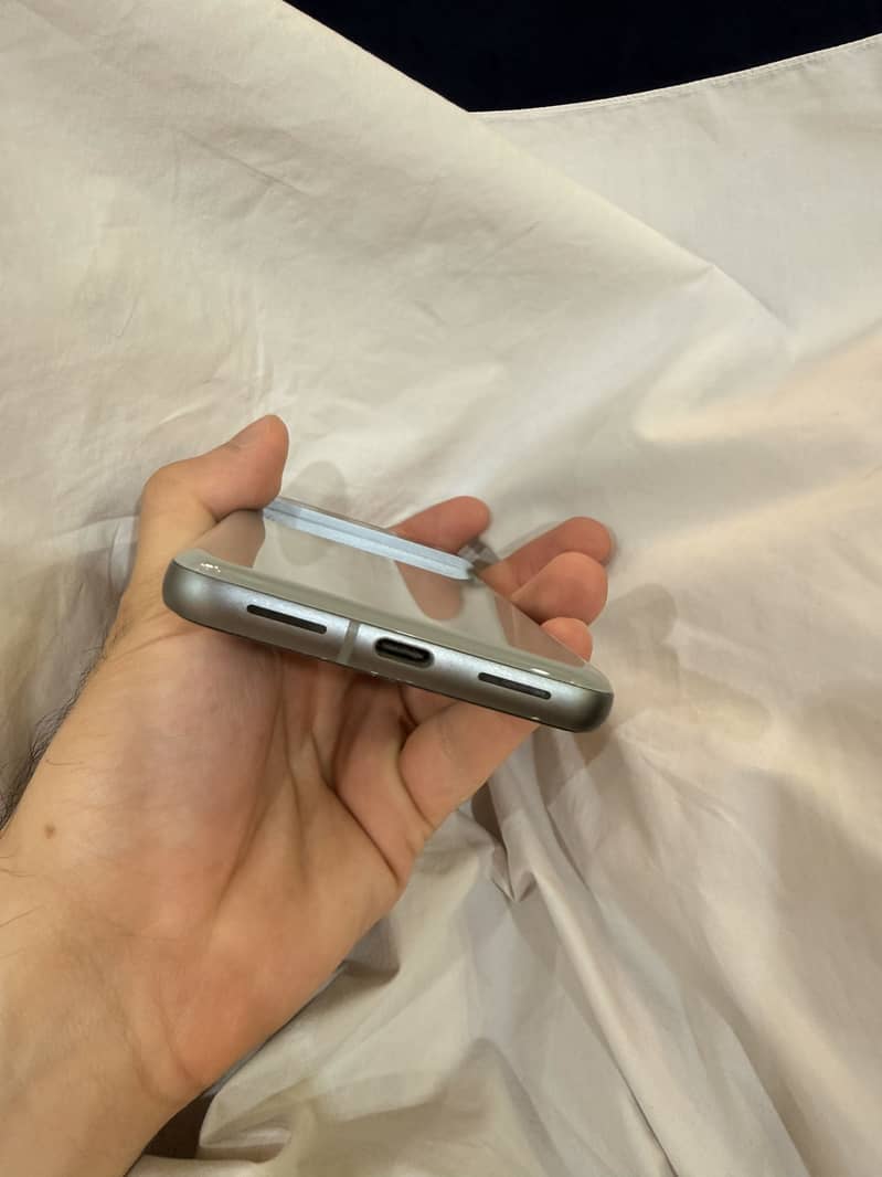 Google Pixel 8 5