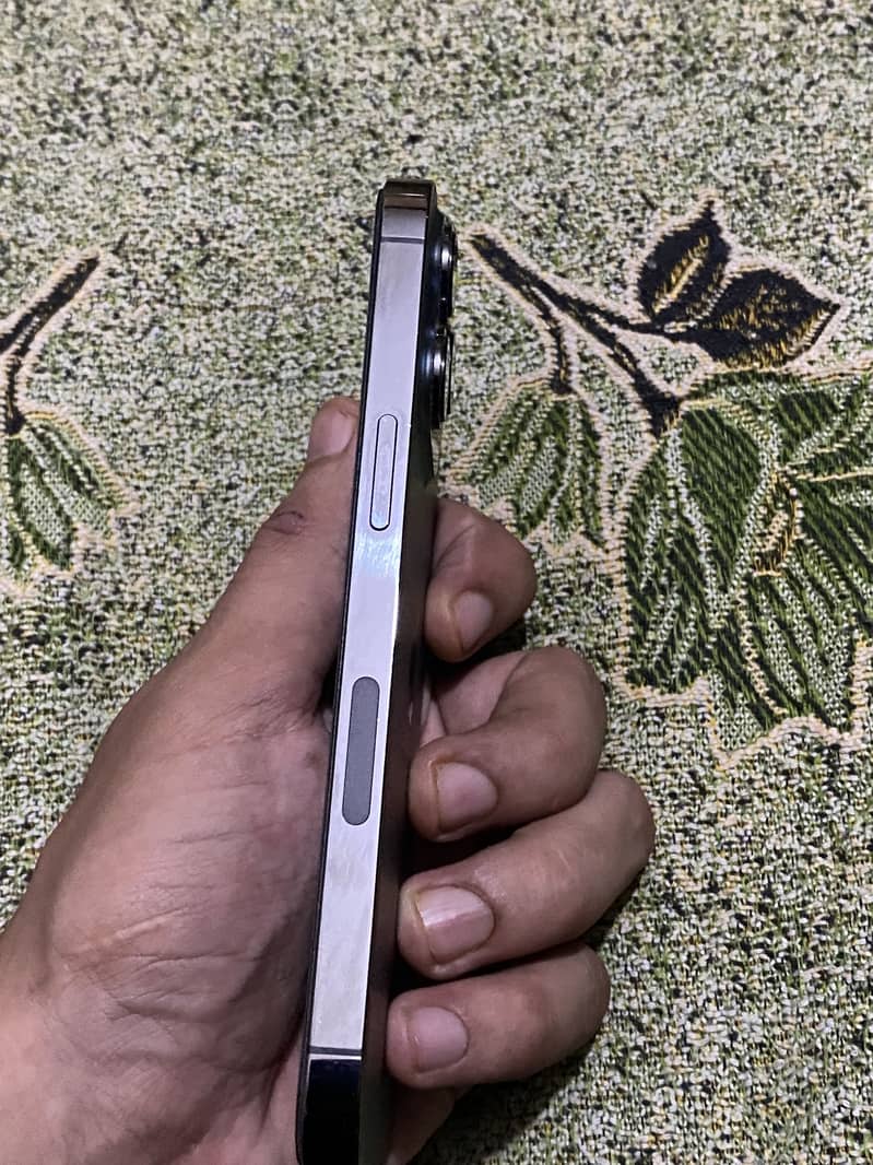 Apple iPhone 13 Pro 1