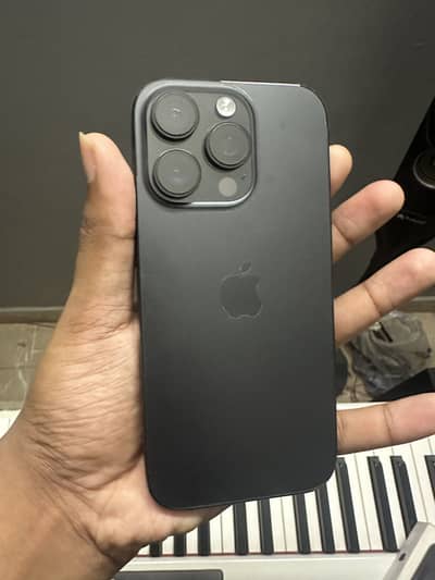 iPhone 16 Pro Black Titanium Jv with box