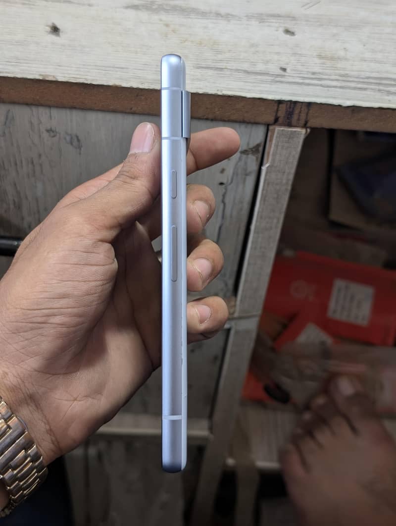 Google Pixel 7a 2