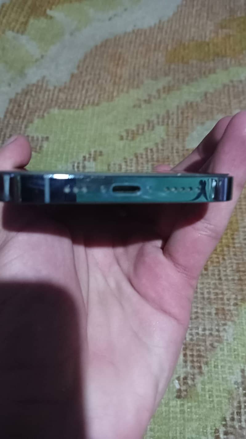 Apple iPhone 13 Pro 1