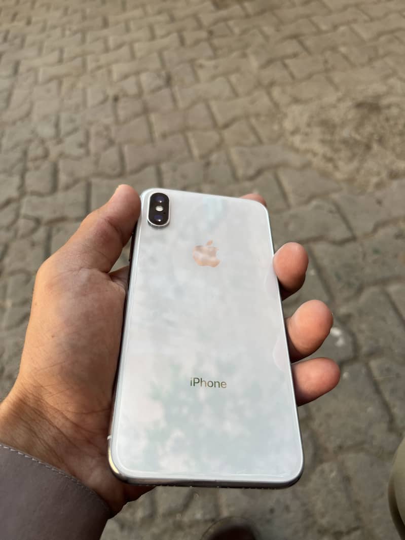 Apple iPhone X 4