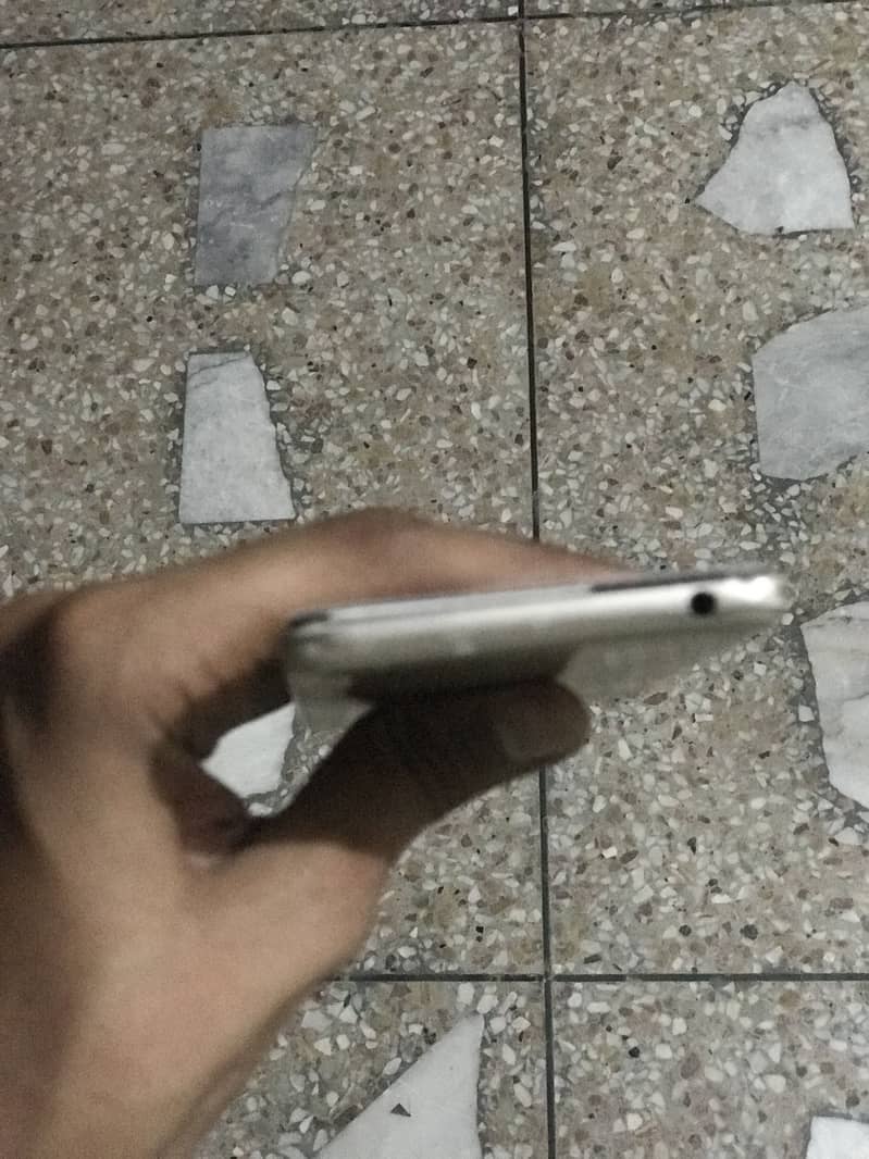OPPO A37 4