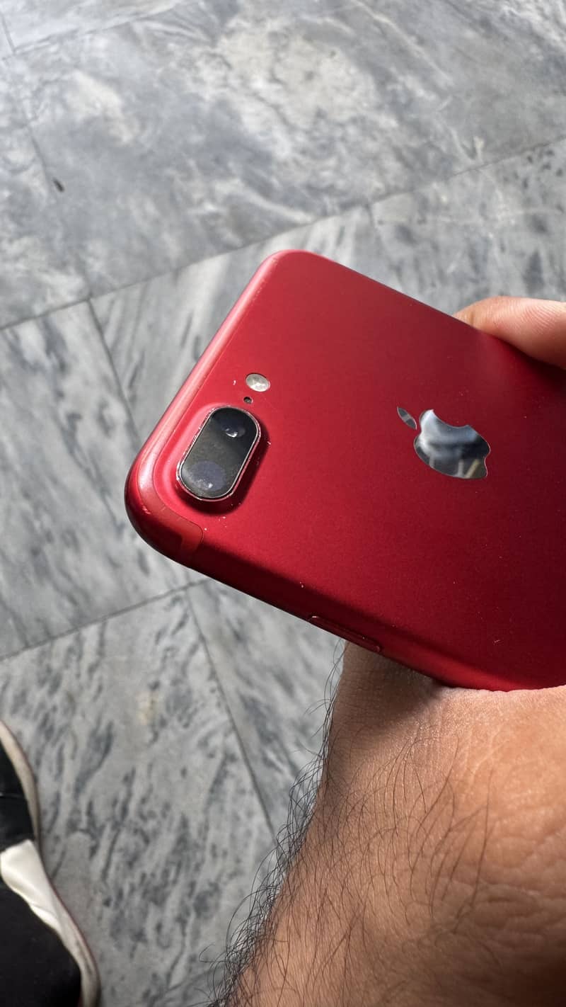 Apple iPhone 7 Plus 2