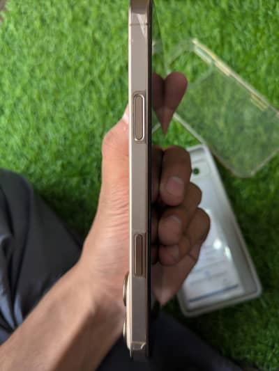 Apple iPhone 16 Pro Max