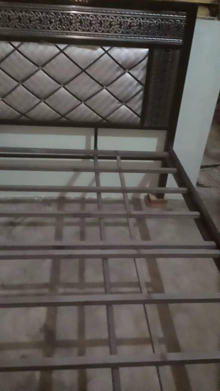 iron bed 1
