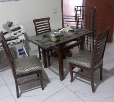 4 seater dining table