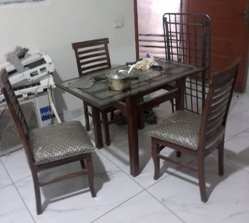 4 seater dining table 0
