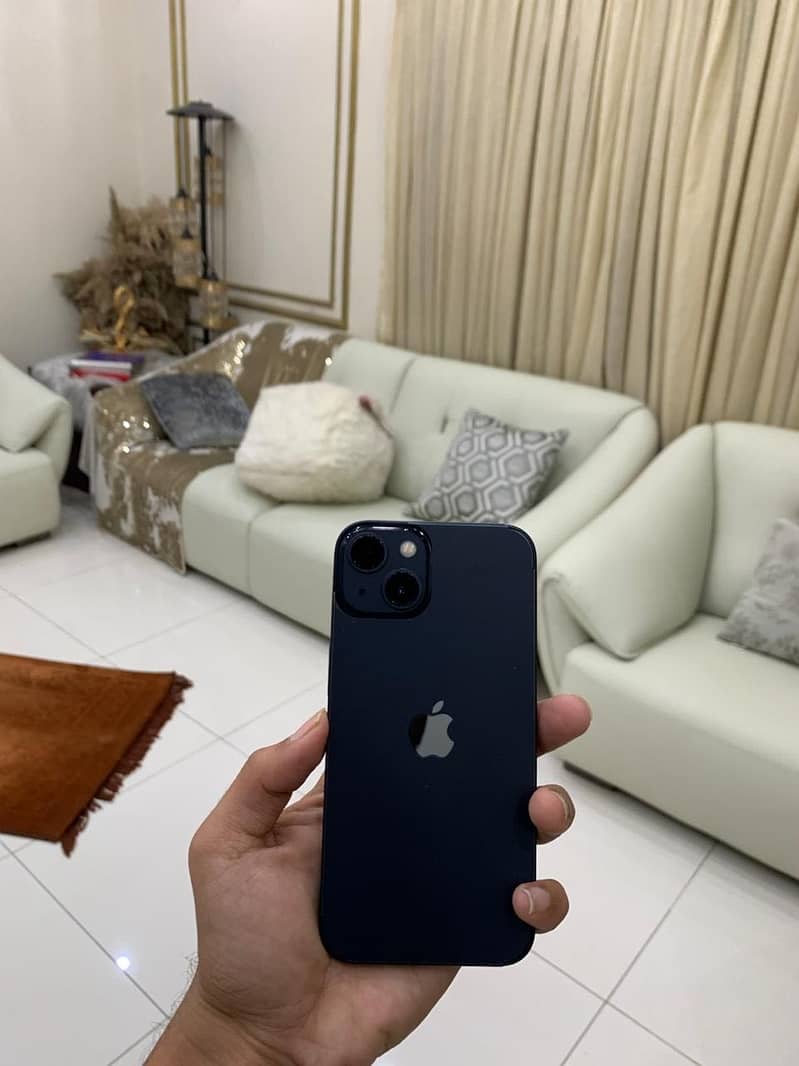 Apple iPhone 13 0