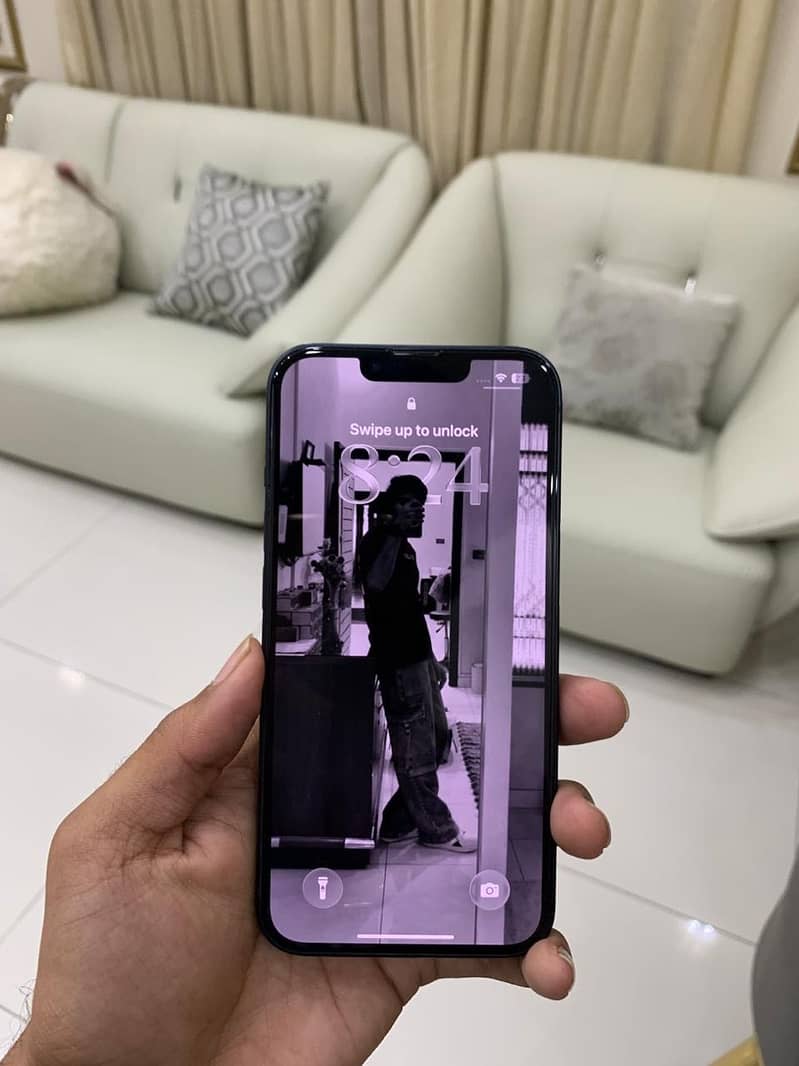 Apple iPhone 13 2