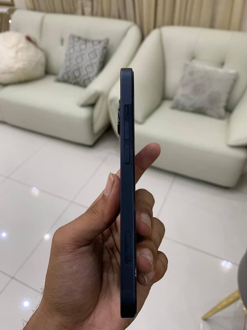 Apple iPhone 13 3