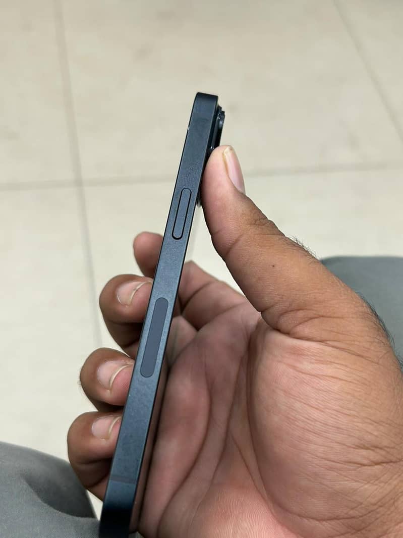 Apple iPhone 14 3