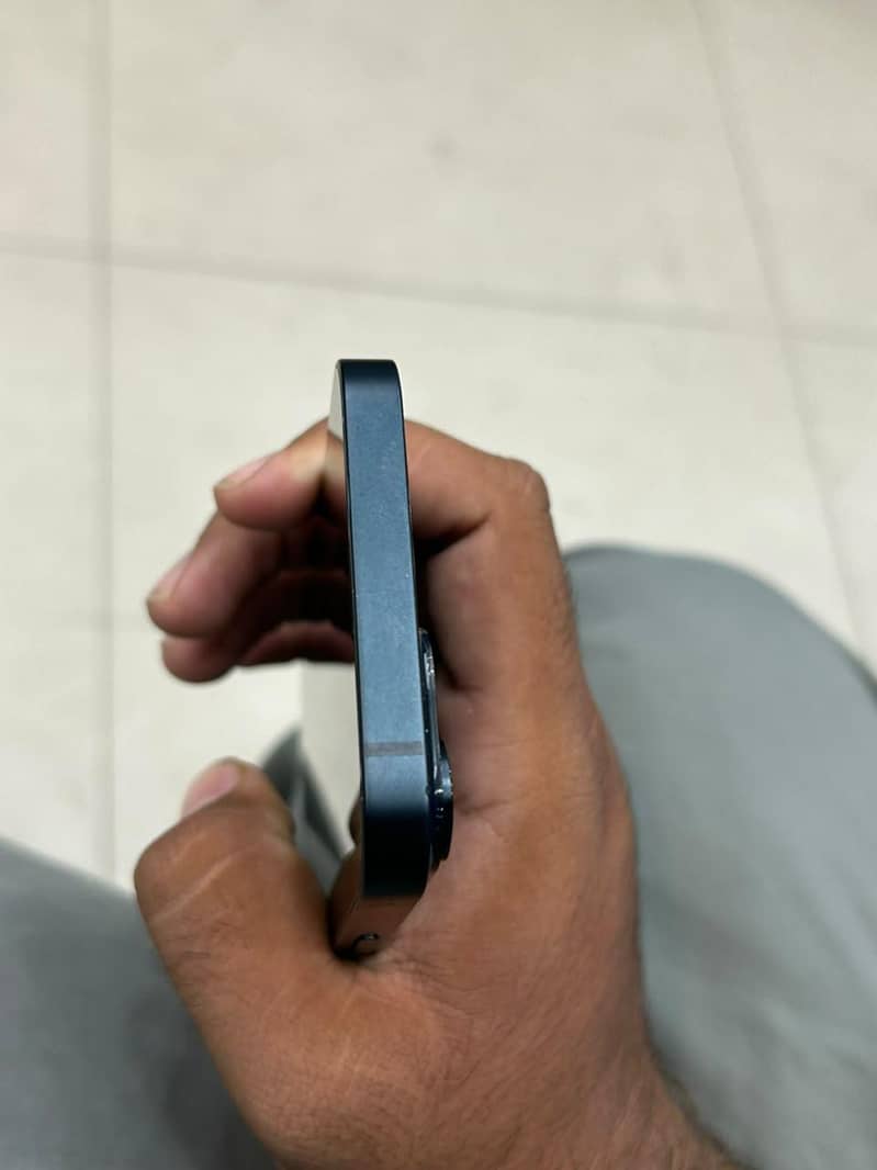 Apple iPhone 14 4