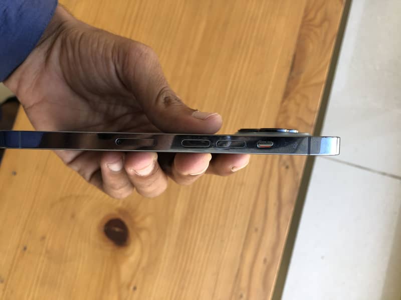 Apple iPhone 13 Pro 3