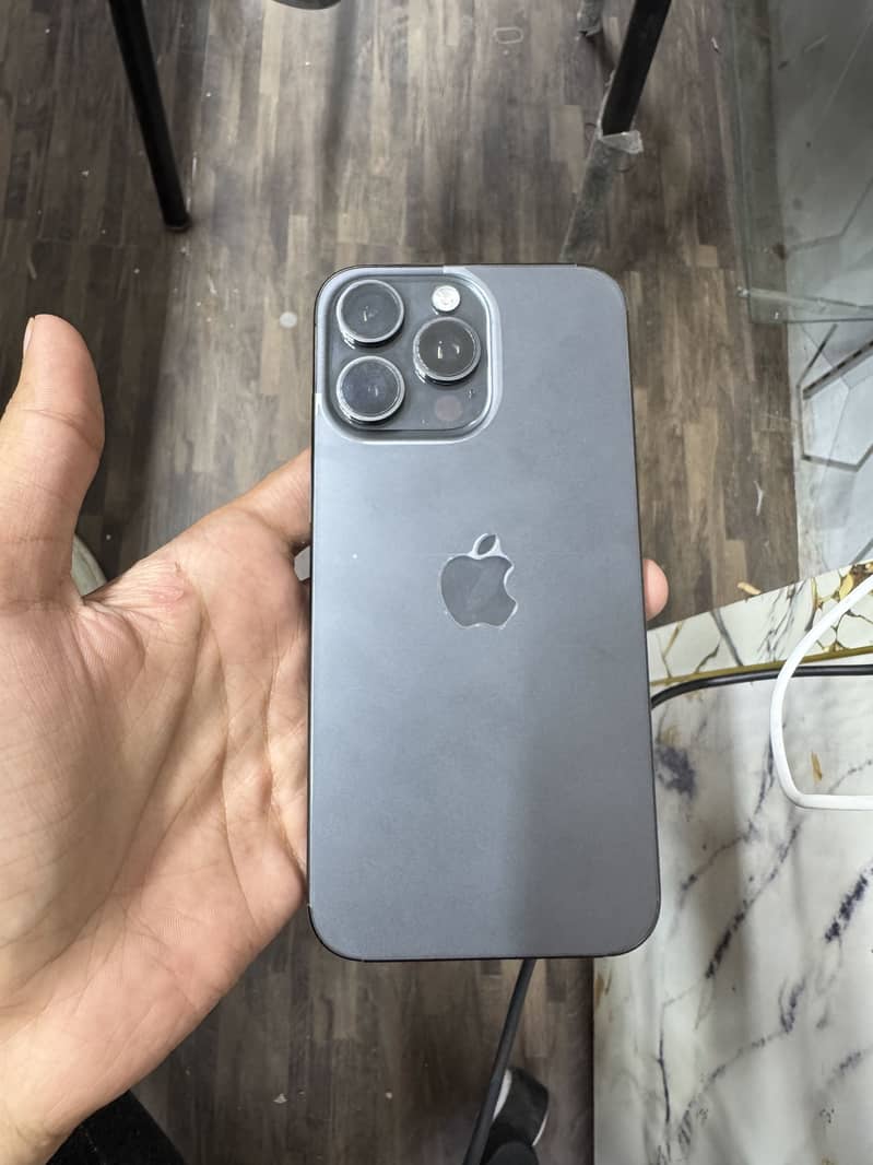 Apple iPhone 15 Pro Max 0
