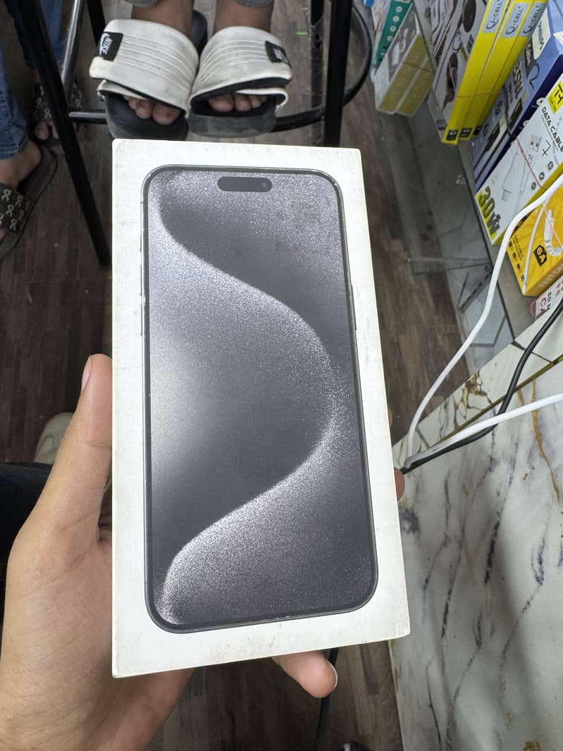 Apple iPhone 15 Pro Max 3
