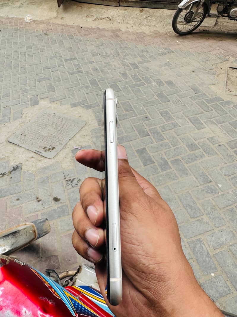 Apple iPhone 11 1