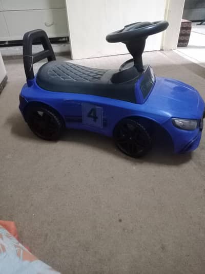 baby car 4 year to 5 used kr sakty hy