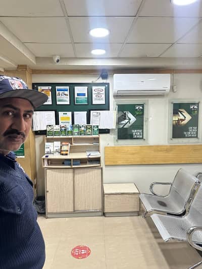 2nd floor Well Mantian Idea Location For Resendancil Purpose Near To Road For Rent