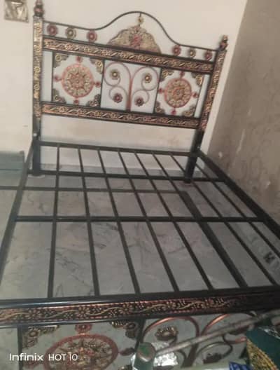 Heavy-Duty Iron Bed Frame for Sale – Strong, Durable & Long-Lasting