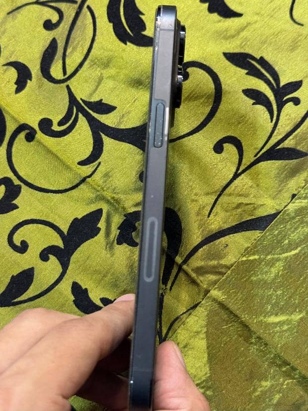 iPhone 14 Pro Max 4
