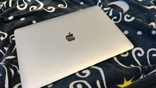MacBook Pro 15-inch 2018 | i7 6-Core | 16GB RAM | 512GB SSD