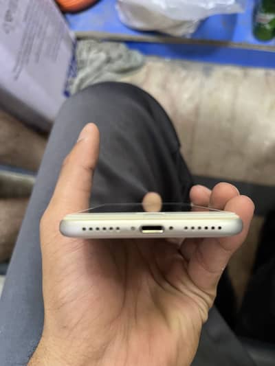 Apple iPhone 8