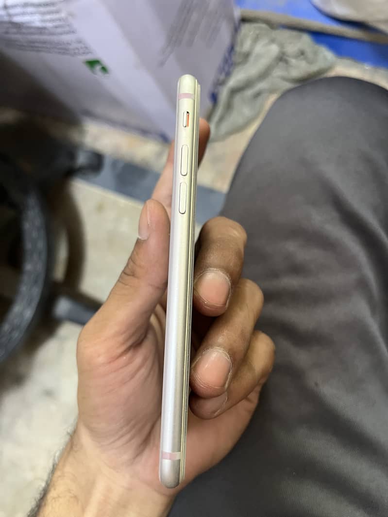 Apple iPhone 8 2