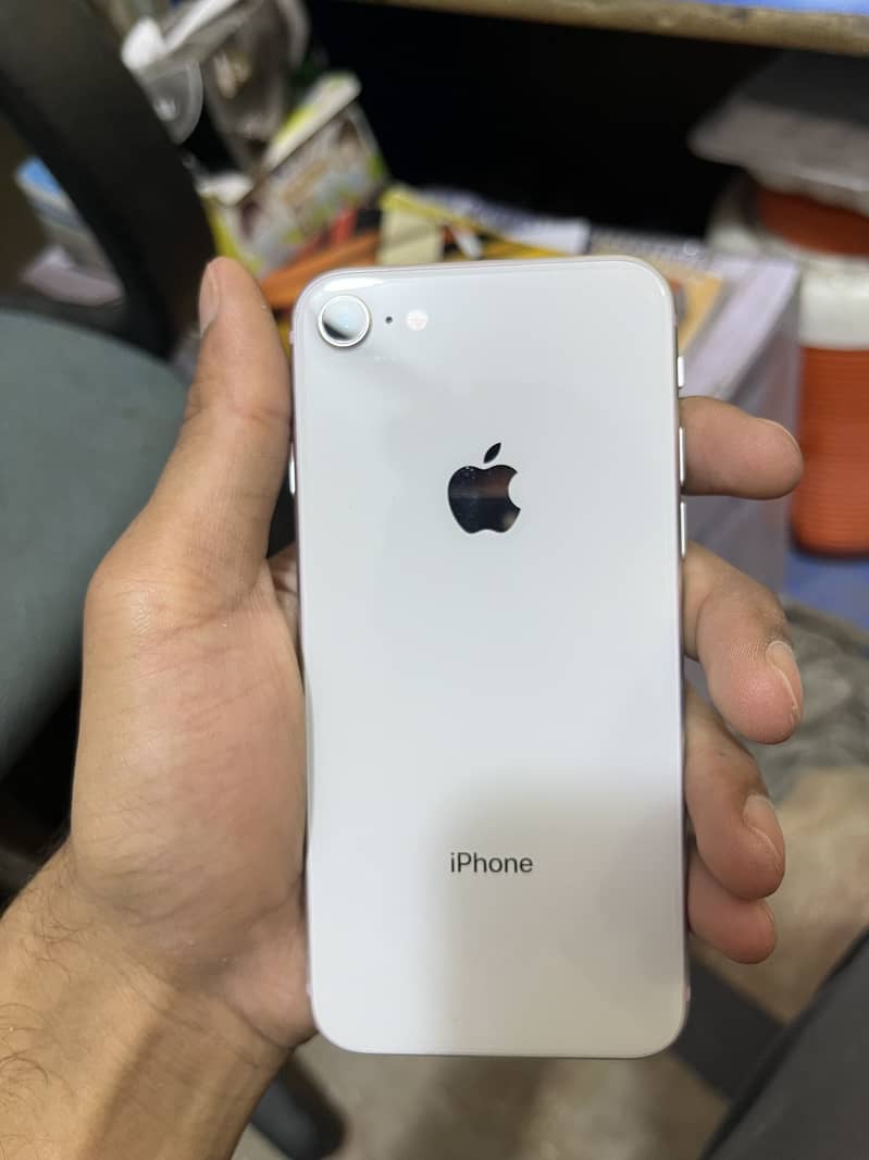 Apple iPhone 8 3