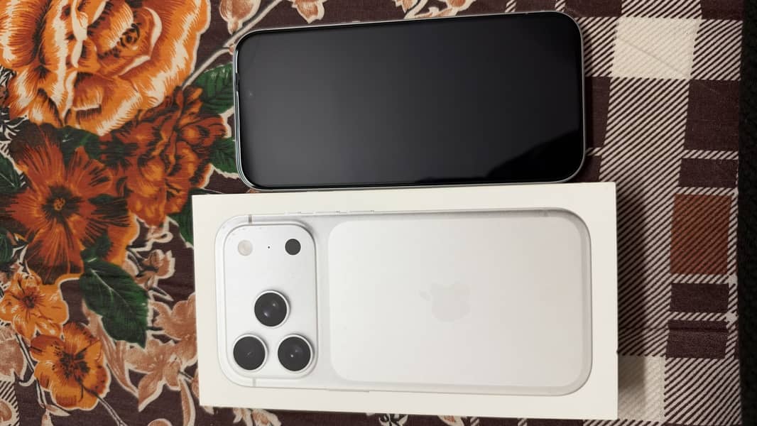 Apple iPhone 17 Pro 1