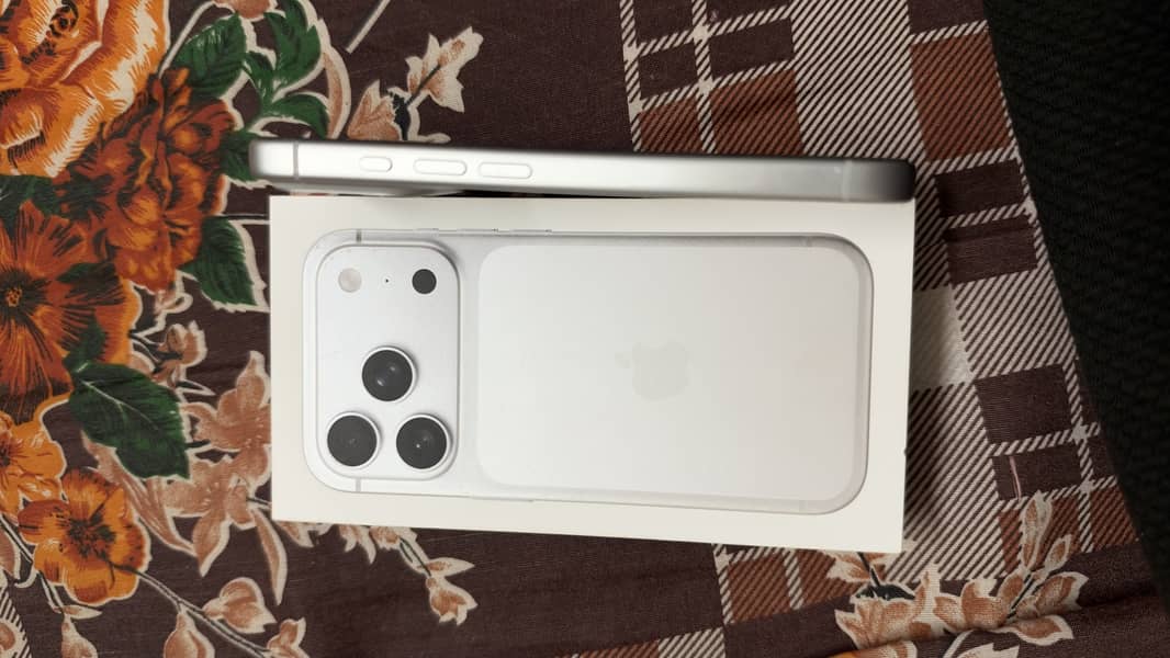 Apple iPhone 17 Pro 2