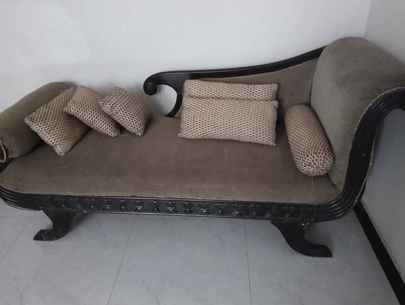 Solid wood deewan 3