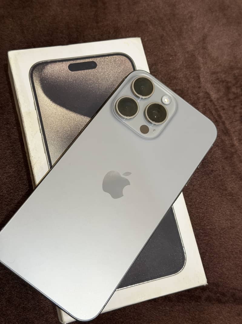 Apple iPhone 15 Pro Max 0