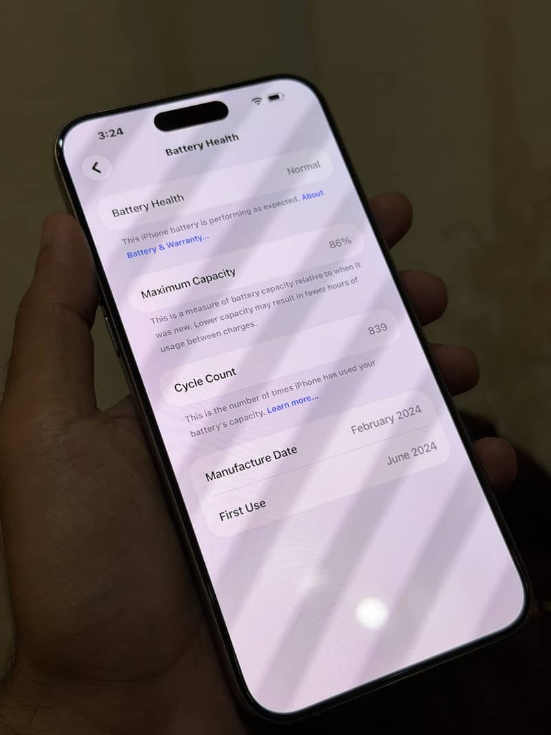 Apple iPhone 15 Pro Max 4