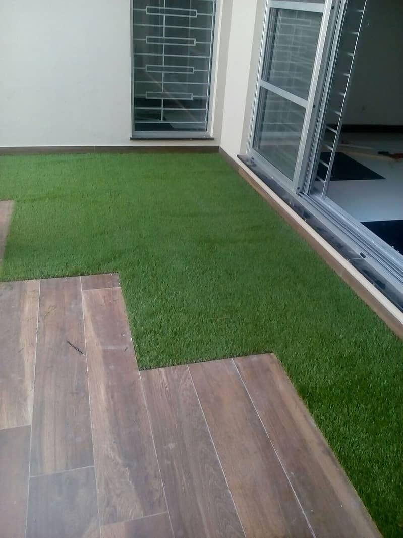 Artificial Grass with quality fitting 1