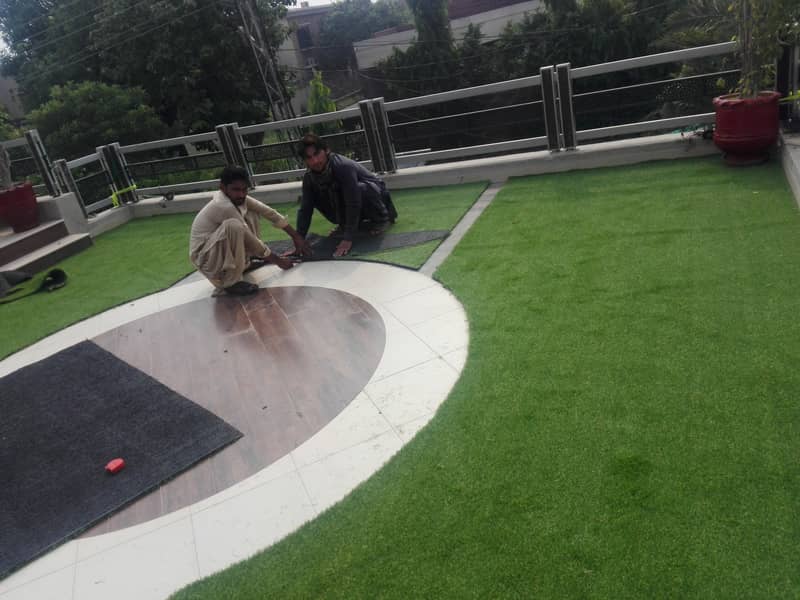Artificial Grass with quality fitting 3