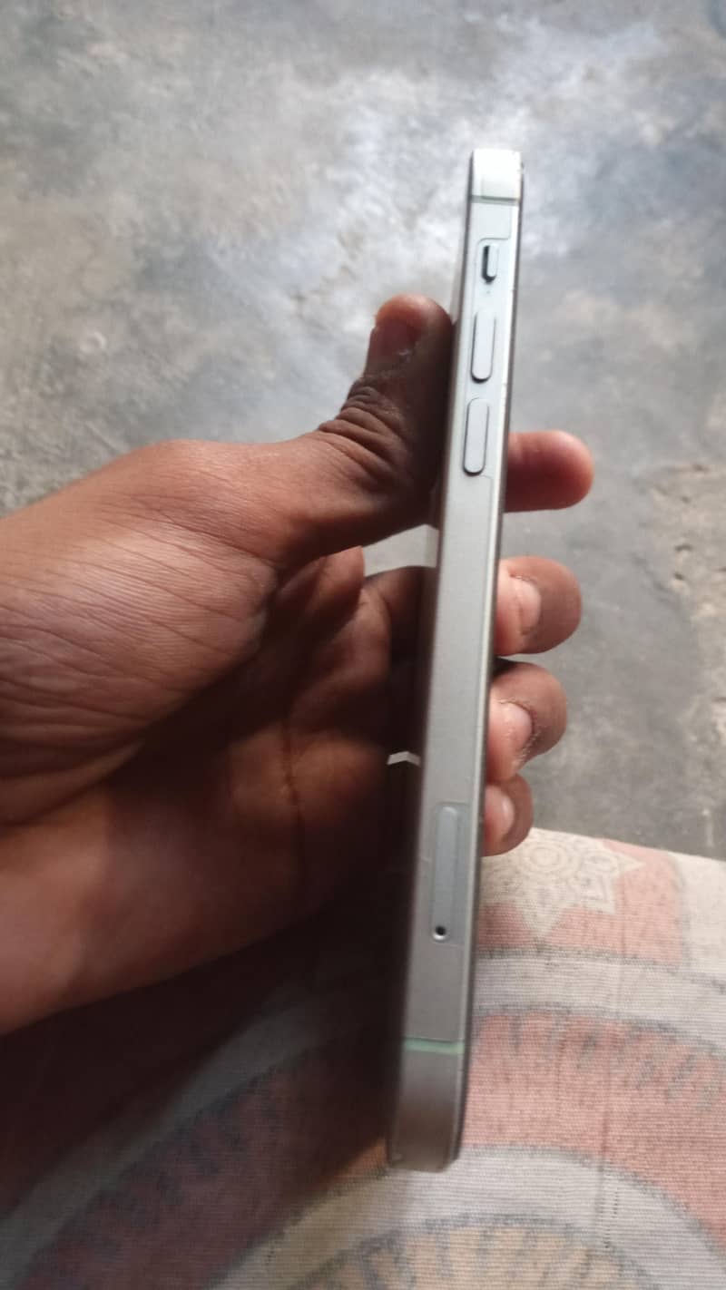 Apple iPhone 12 2
