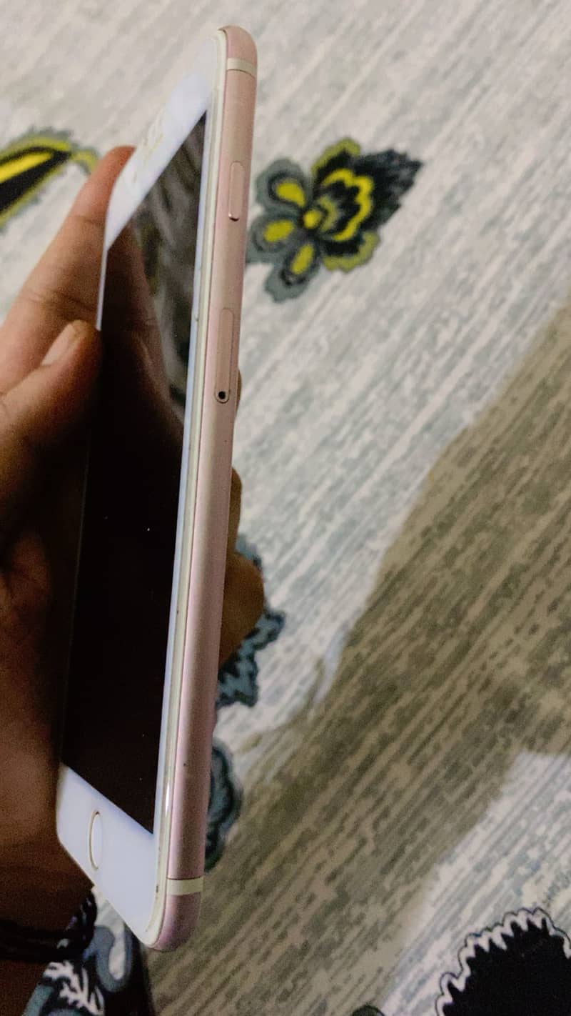 Apple iPhone 7 Plus 2