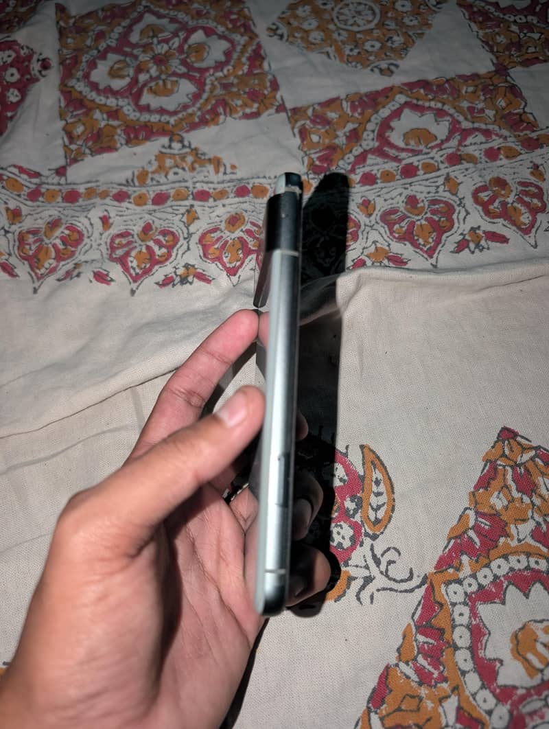 Google Pixel 8 1
