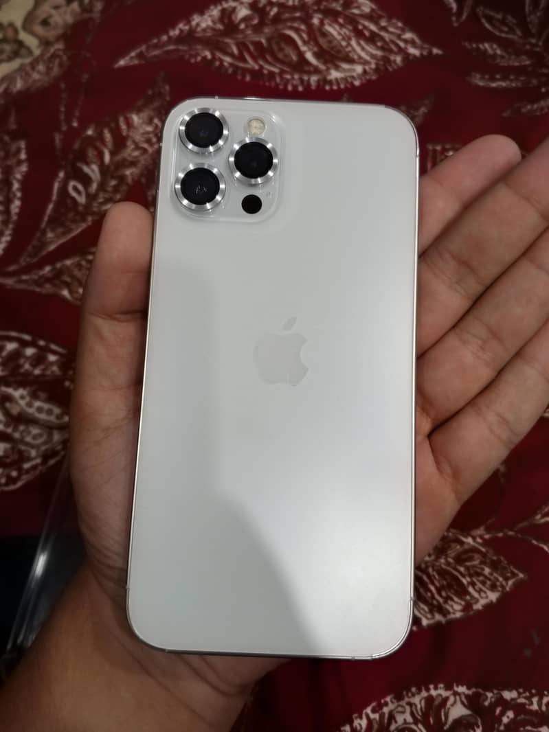 Apple iPhone 12 Pro Max 4