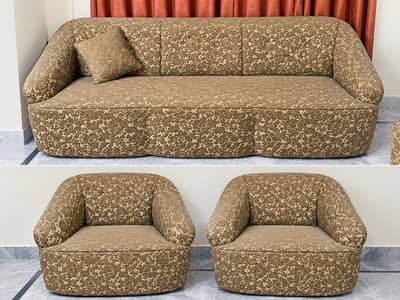 5 Seater Sofa set with 5 Cushions-Good Condition