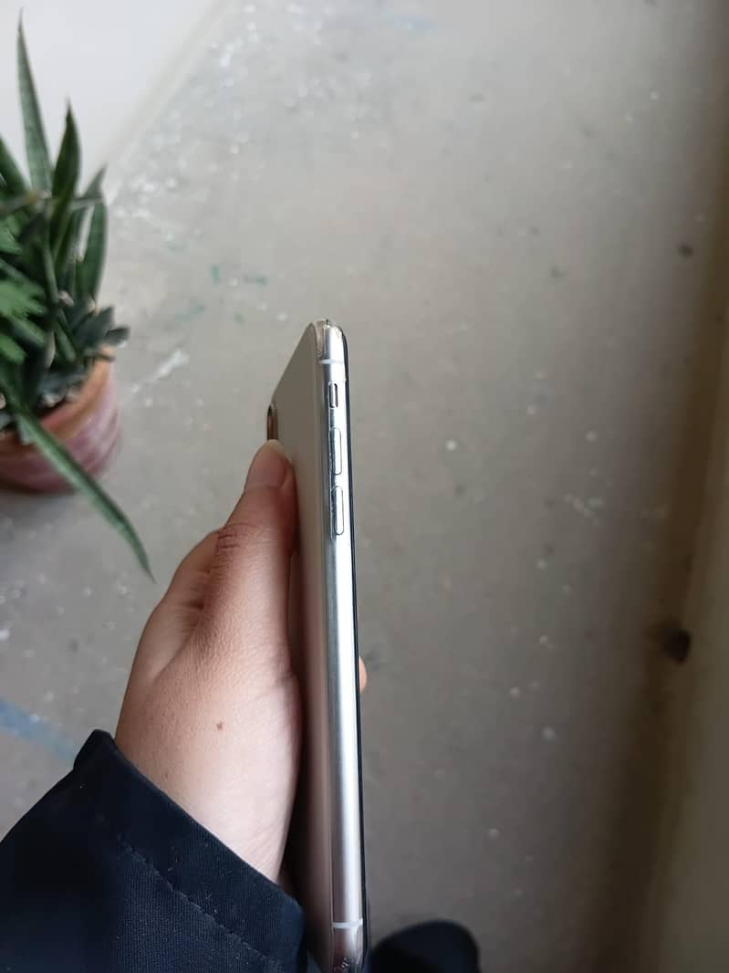 Apple iPhone XS 6