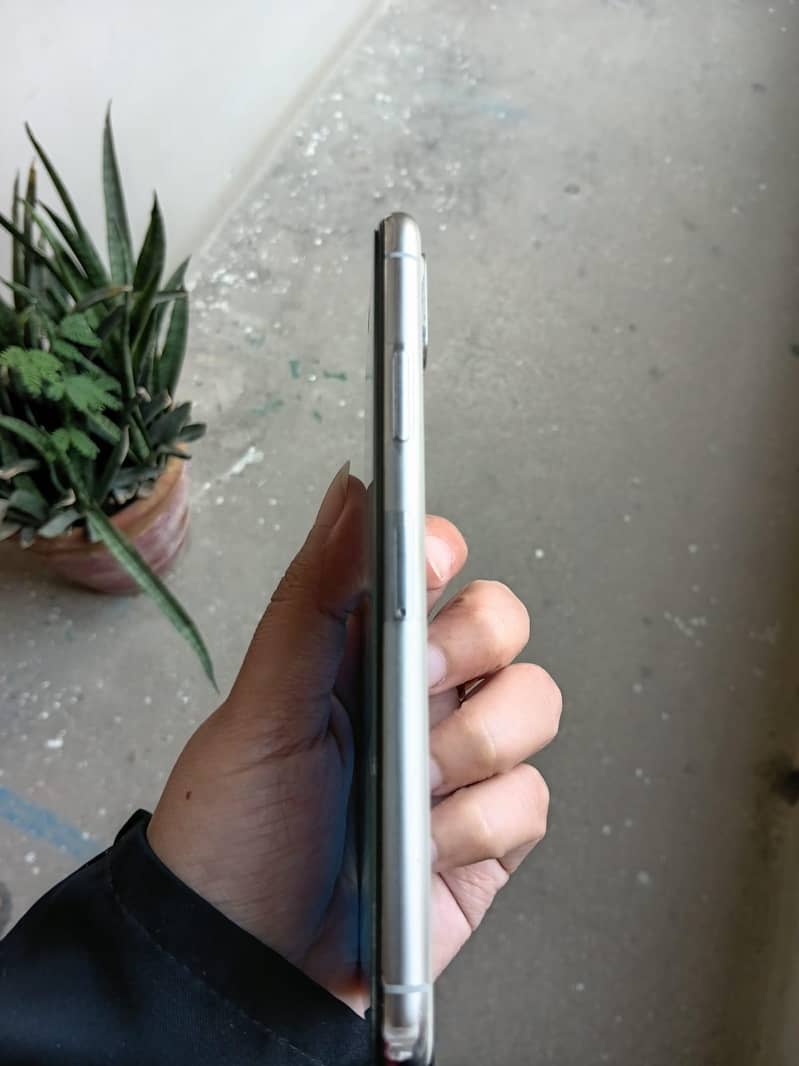 Apple iPhone XS 7