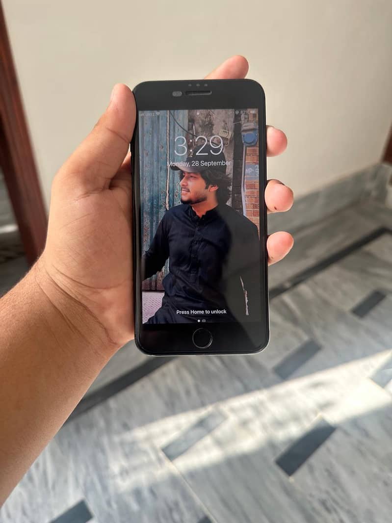 Apple iPhone 7 Plus 2