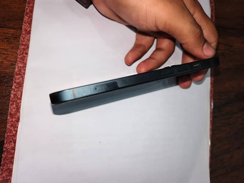 Apple iPhone 13 1