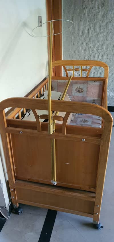 baby cot
