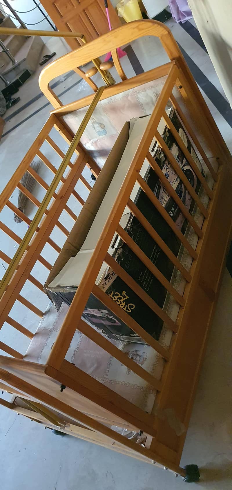 baby cot 1