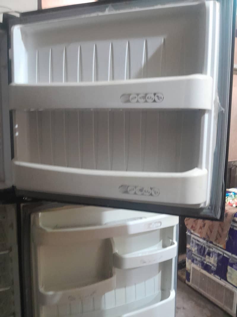 full size fridge 0