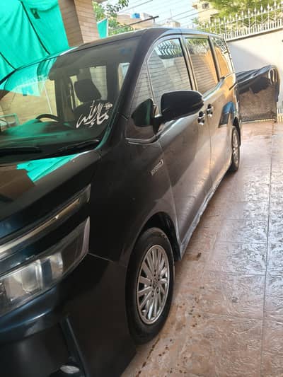 Toyota Voxy 2018
